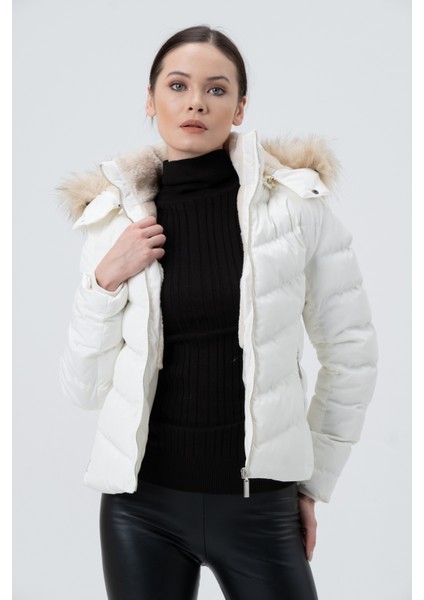 Kadın Mont Beste Çıkabilir Kapüşonlu Kürk Astarlı Şişme Kadın Mont modelleri