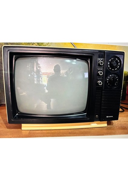 37 Ekran Sanyo Antika Siyah Beyaz Televizyon Çalışır Durumda