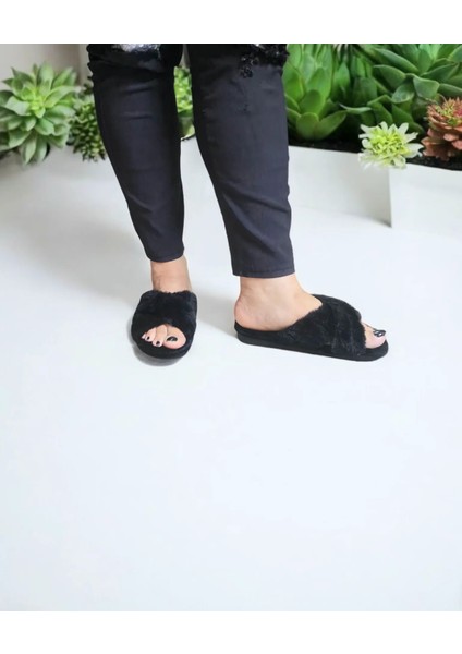 Sessiz Taban Çapraz Kışlık Peluş Terlik modelleri