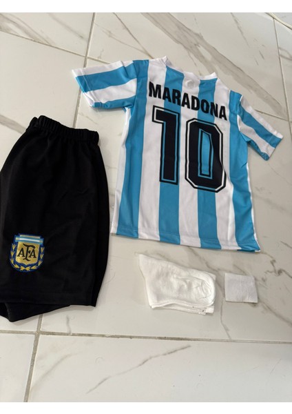 Arjantin Nostalji Maradona Cocuk Forması 4 Lu Set Sort Corap Bileklik Hediye. 3-45-6 7-8 9-10 11-12 13-14 Yaslar fırsatları