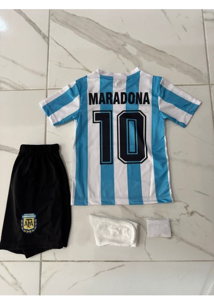Arjantin Nostalji Maradona Cocuk Forması 4 Lu Set Sort Corap Bileklik Hediye. 3-45-6 7-8 9-10 11-12 13-14 Yaslar indirimleri