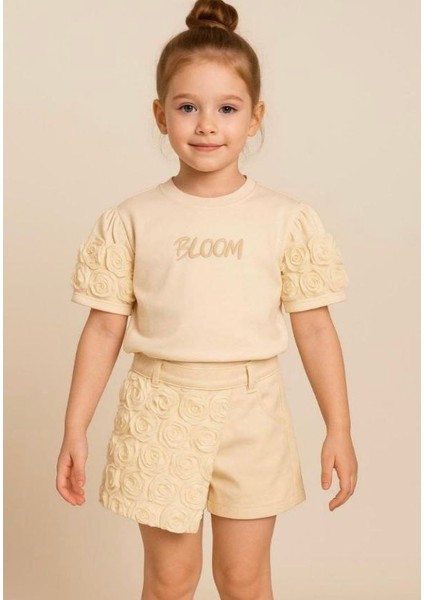 Kız Gül Detaylı Şort Etekli Takım