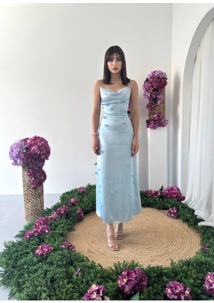 Tasarım Saten Degaje Yaka Çiçek Detaylı Askılı Kadın Elbise fiyatları