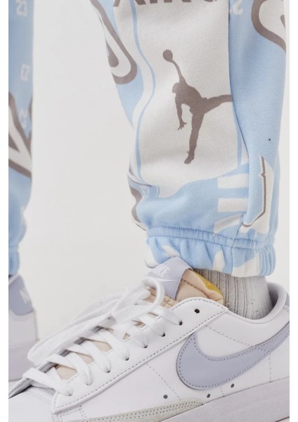 Jordan Fleece Allover Printed Loose Fit Pants Kadın Bol Kesim Eşofman Altı Mavi fırsatları