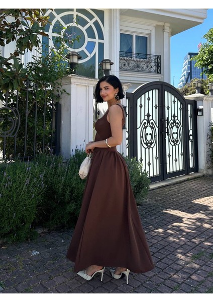 Volanlı Kare Yaka Elbise fırsatları