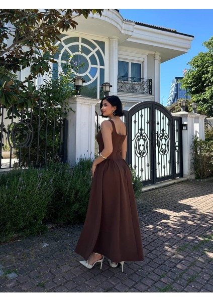 Volanlı Kare Yaka Elbise indirimleri