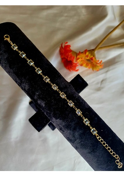 Kare Beyaz Taşlı Bileklik fiyatları