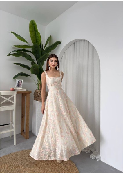 Tasarım Çiçek Aplike Kloş Askılı Kadın Elbise fiyatları