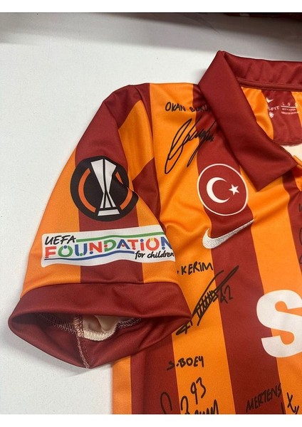 'gâlatâsarây 100.YIL Isimsiz Imzalı Forması modelleri