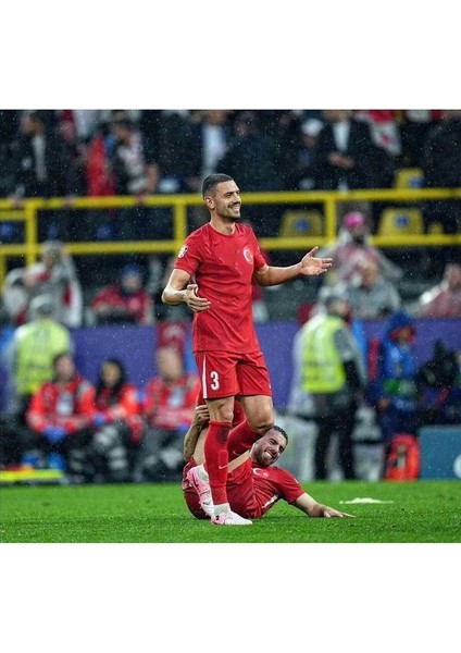 Türkiye Euro 2024 Merih Demiral Iç Saha Forması (Red))