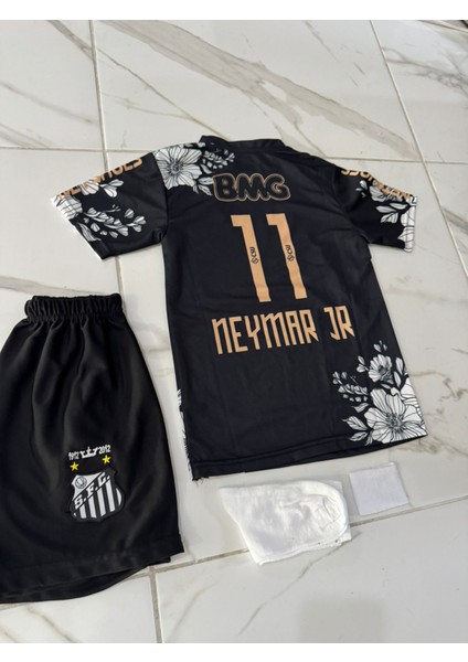 Santos Neymar Yeni Çubuklu Çocuk Takım Forması 4lü Set Forma+Şort+Çorap+Bileklik Santos Neymar Yeni Çubuklu Çocuk Takım Forması 4lü Set Forma+Şort+Çorap+Bileklik fiyatları