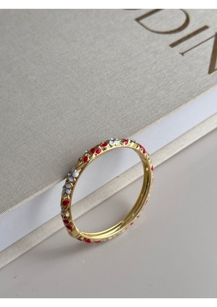 Kırmızı Çiçek Desenli Taşlı Altın Kaplama Kelepçe Bilezik – Zarif Kadın Takı