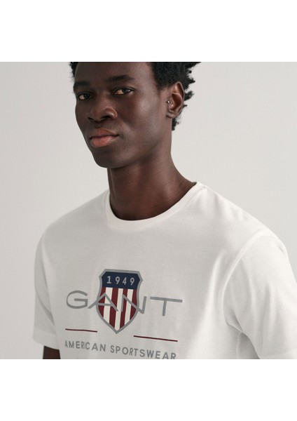 Erkek Beyaz Regular Fit Bisiklet Yaka Logolu T-Shirt fırsatları