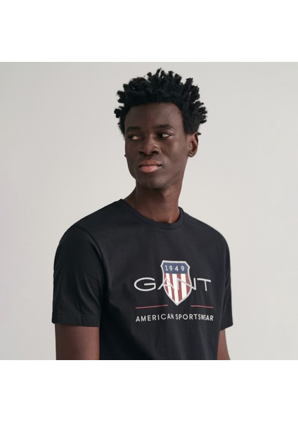 Erkek Siyah Regular Fit Bisiklet Yaka Logolu T-Shirt fırsatları
