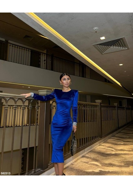 Kadın Bisiklet Yaka Vatkalı Manşet Detay Kadife Kumaş Midi Boy Elbise M-Saks Mavi fiyatları