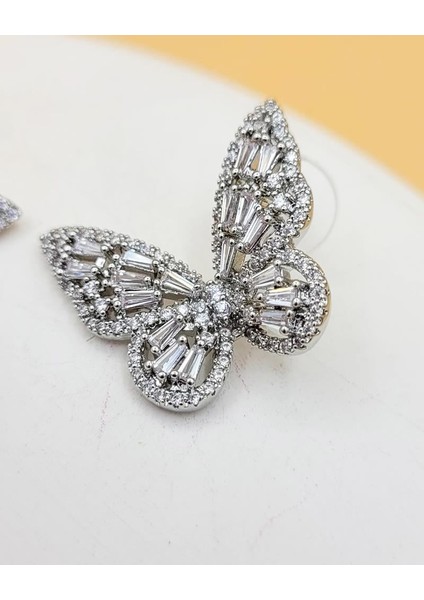 Pırıltılı Zirkon Taşlı Silver Kelebek Küpe modelleri