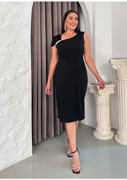 Kadın Büyük Beden Tek Omuz Saten Taş Detaylı Esnek Midi Abiye Elbise 24789 Siyah fırsatları