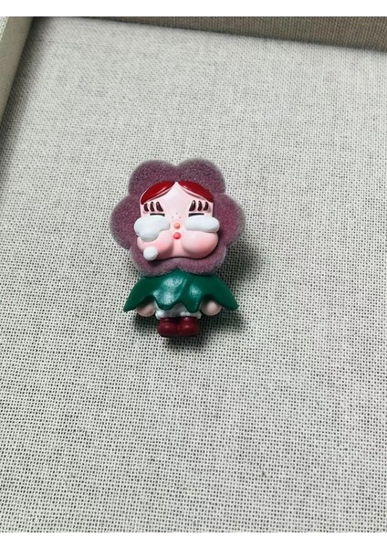 Yeni Crybaby Süsler Diy Dekoratif Asma Masaüstü Kawaii Bebek Araba Süsleri Oyuncaklar Çocuk Günü Hediyeleri Renk: B (Yurt Dışından)