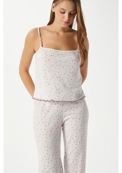 Kadın June Askılı Ekru Minik Çiçekli Alt Üst Pijama Takımı fırsatları