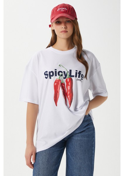 Kadın Spicy Biber Desenli Oversize T-Shirt fiyatları