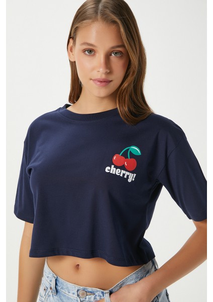 Kadın Cute Kiraz Baskılı Lacivert Crop T-Shirt