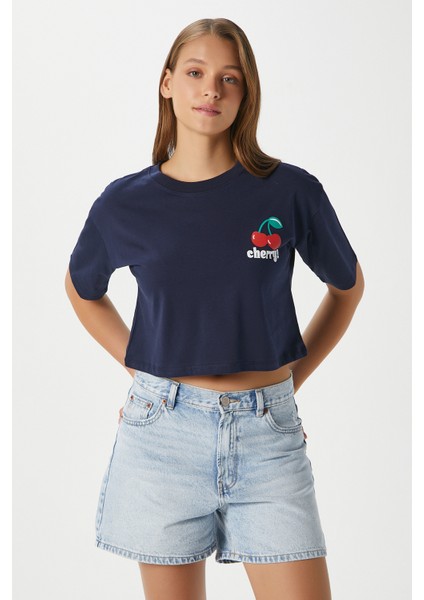 Kadın Cute Kiraz Baskılı Lacivert Crop T-Shirt fiyatları