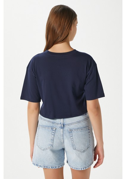 Kadın Cute Kiraz Baskılı Lacivert Crop T-Shirt