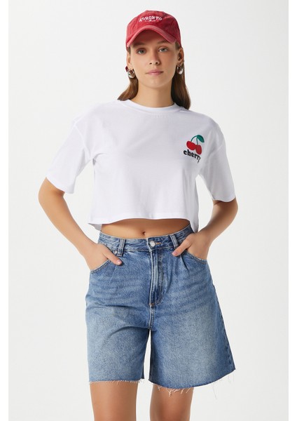 Kadın Cute Kiraz Baskılı Beyaz Crop T-Shirt fiyatları
