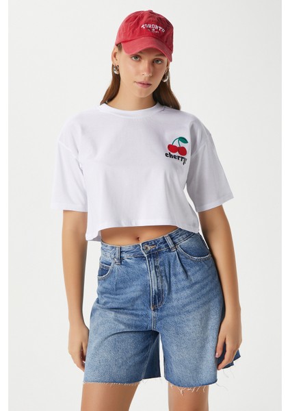 Kadın Cute Kiraz Baskılı Beyaz Crop T-Shirt