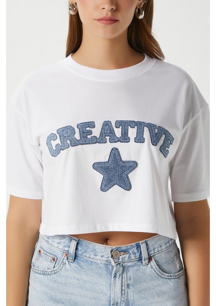 Kadın Creative Mavi Beyaz Nakışlı Crop T-Shirt modelleri