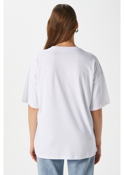 Kadın Something Kiraz Baskılı Beyaz Oversize T-Shirt
