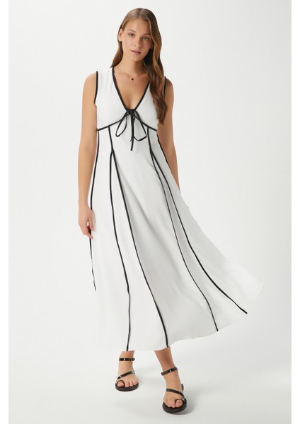 Kadın Dora Astarlı Beyaz Siyah Şeritli Kolsuz Elbise