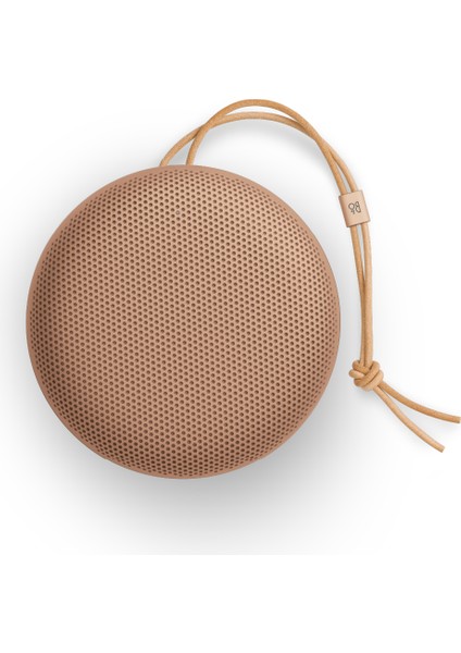 Beosound A1 3. Nesil Geniş Açılı Ses, Yüksek Bas, IP67 Su Geçirmez, 24 Saat Pil Ömrü, Dahili Mikrofonlu Taşınabilir Bluetooth Hoparlör – Bal Rengi fırsatları