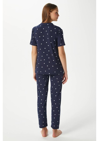 Kadın Mia Yumuşak Doku Lacivert Kalp Desen Ön Düğmeli Kısa Kollu Pijama Takımı