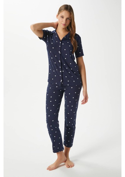 Kadın Mia Yumuşak Doku Lacivert Kalp Desen Ön Düğmeli Kısa Kollu Pijama Takımı