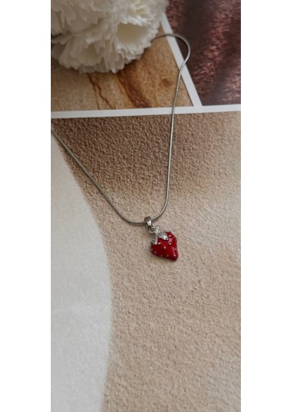 Çelik Çilek Kolye