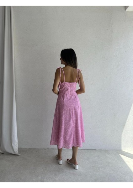 Fiyonk Askılı Yırtmaç Detaylı Puantiyeli Midi Elbise – Mavi / Pembe / Vizon / Somon modelleri