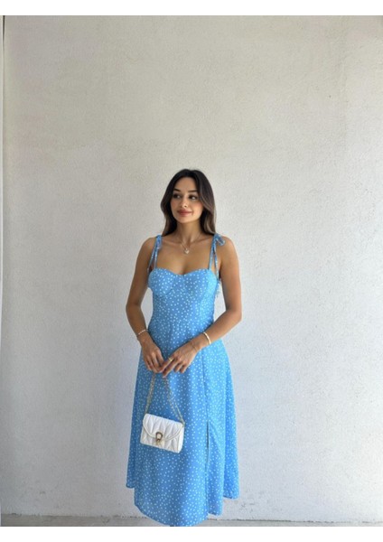 Fiyonk Askılı Yırtmaç Detaylı Puantiyeli Midi Elbise – Mavi / Pembe / Vizon / Somon