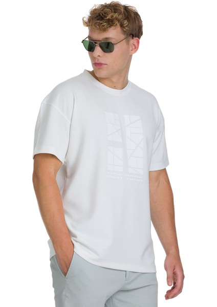 Beyaz Regular Fit Bisiklet Yaka Oversize Tişört