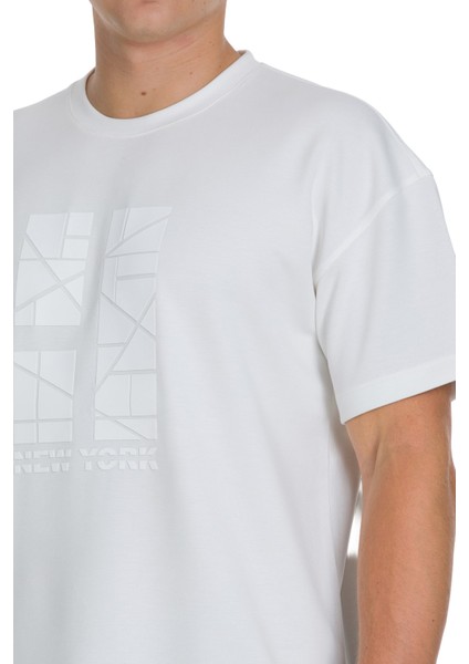 Beyaz Regular Fit Bisiklet Yaka Oversize Tişört fırsatları