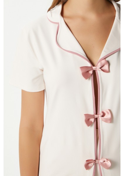 Kadın Violet Ekru Şortlu Fiyonklu Alt Üst Pijama Takımı fiyatları