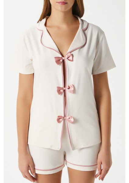 Kadın Violet Ekru Şortlu Fiyonklu Alt Üst Pijama Takımı fırsatları