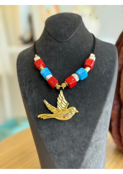 Kırmızı Mavi Cam Boncuk Kuş Kolye