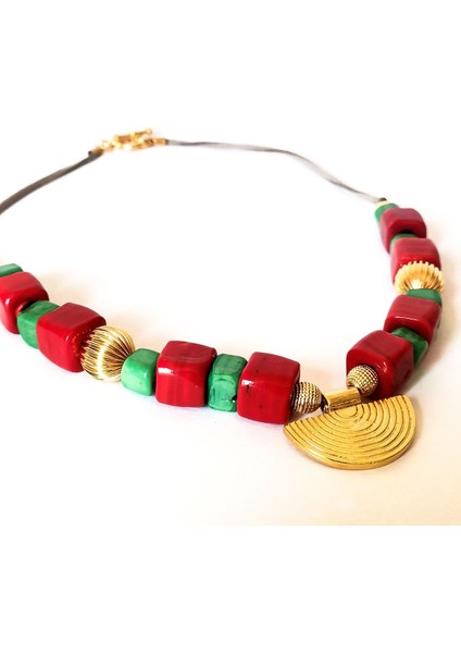 Kırmızı Yeşil Altın Detaylı Cam Boncuk Kolye
