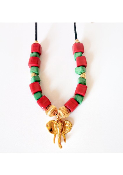 Kırmızı Yeşil Cam Boncuk Fil Detaylı Kolye modelleri