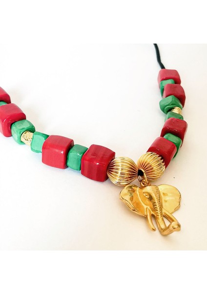 Kırmızı Yeşil Cam Boncuk Fil Detaylı Kolye fırsatları