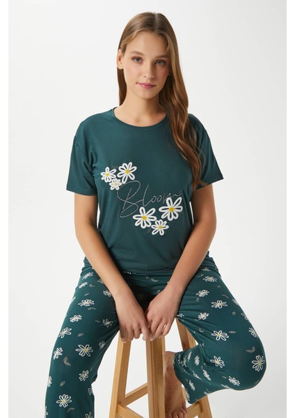 Kadın Bloom Yumuşak Doku Yeşil Çiçek Işlemeli Bisiklet Yaka Kısa Kollu Alt Üst Pijama Takımı