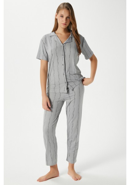 Kadın Spring Yumuşak Doku Gri Bahar Dalı Ön Düğmeli Kısa Kollu Pijama Takımı