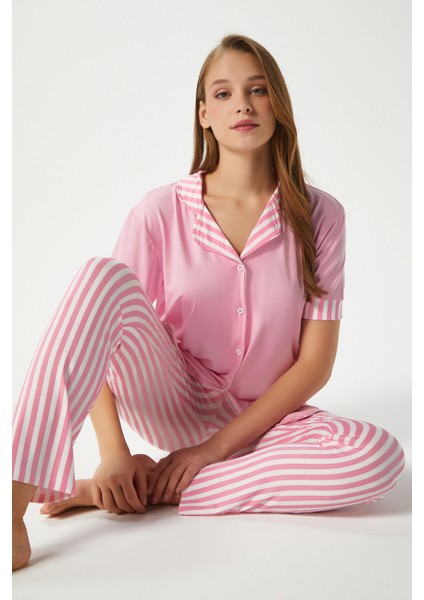 Kadın Elena Yumuşak Doku Pembe Çizgili Ön Düğme Kısa Kollu Pijama Takımı