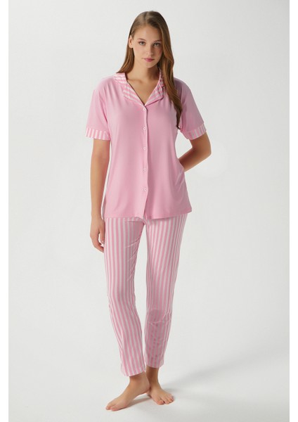 Kadın Elena Yumuşak Doku Pembe Çizgili Ön Düğme Kısa Kollu Pijama Takımı fiyatları
